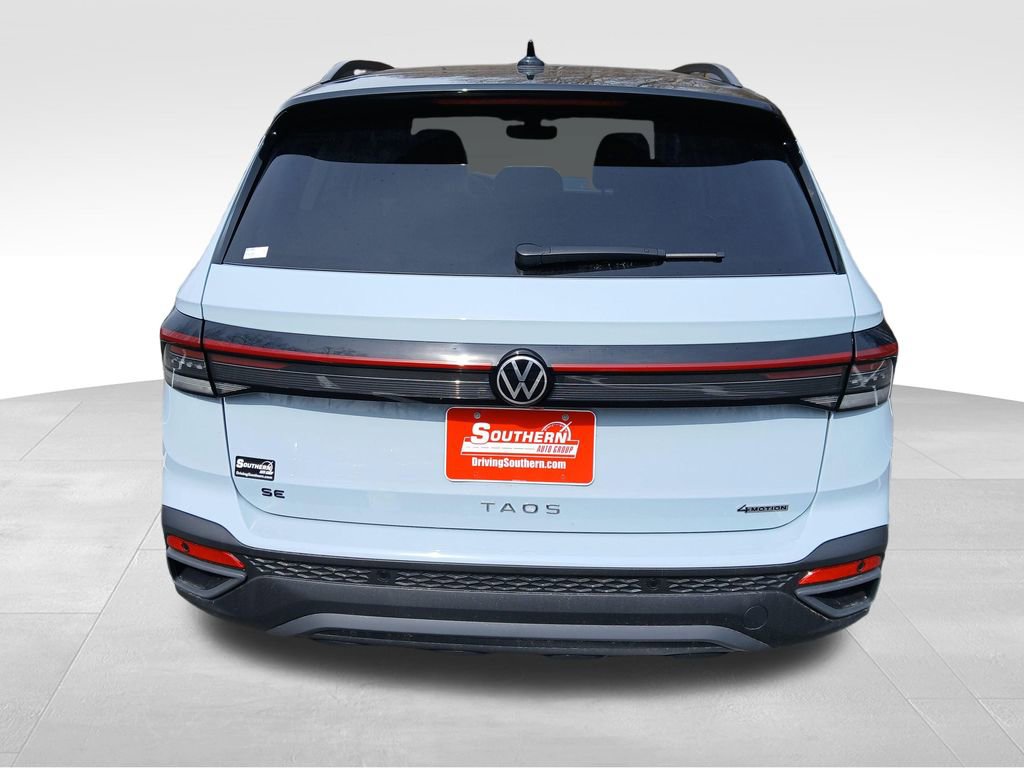 New 2026 Volkswagen Taos SE image 4