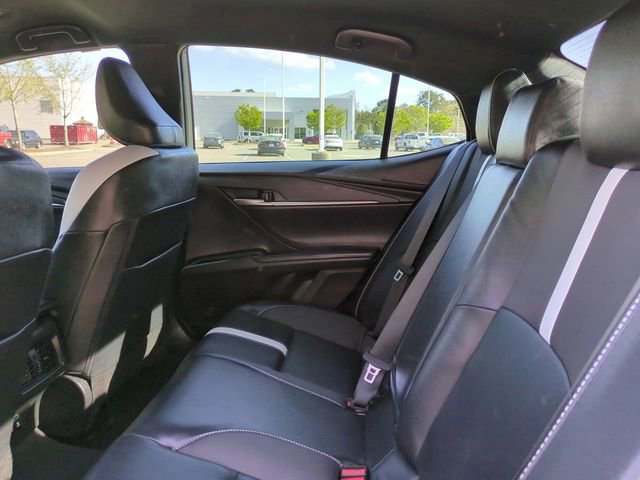 Used 2025 Toyota Camry SE image 13