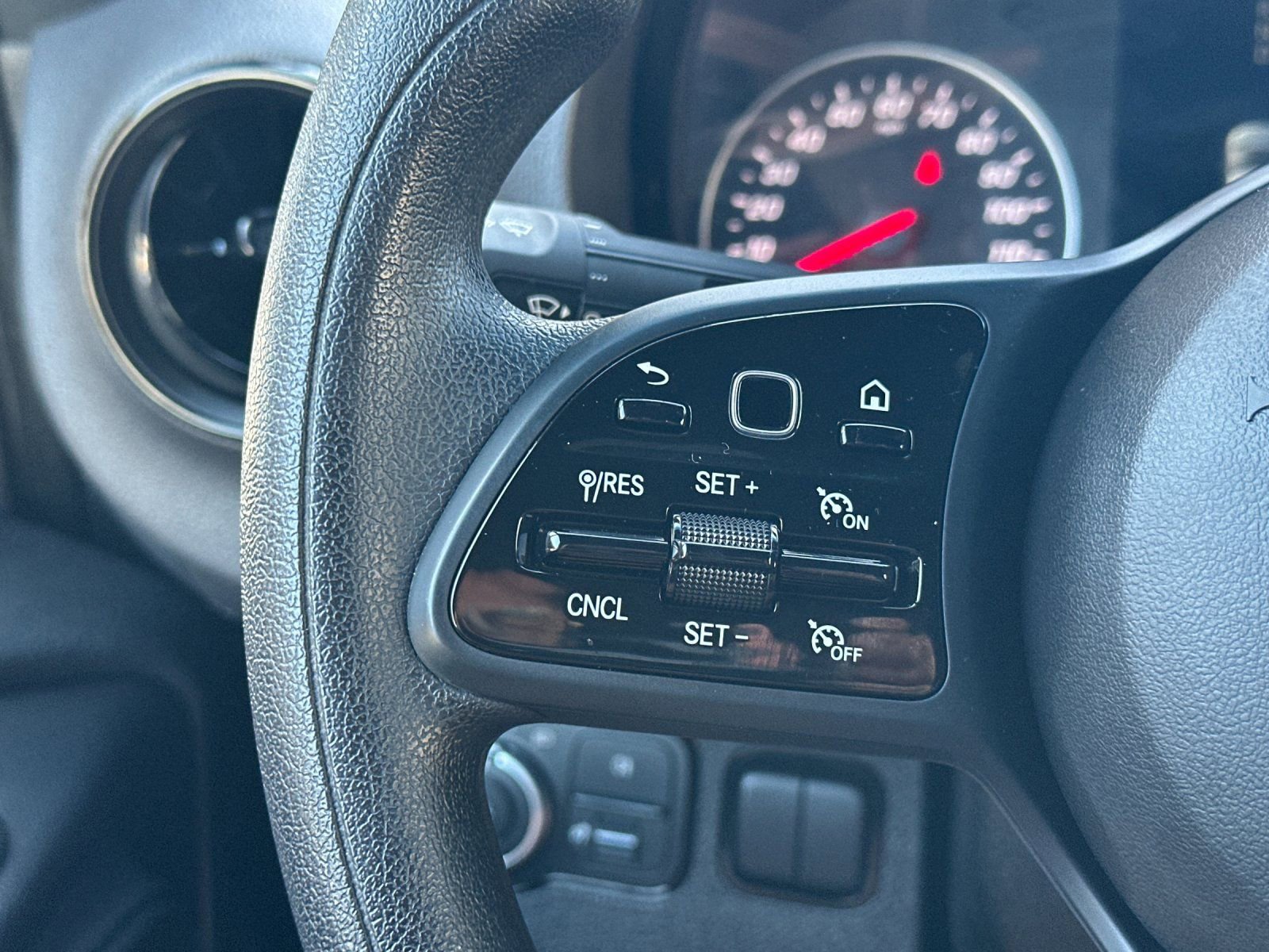 Used 2024 Mercedes-Benz Sprinter 2500 image 27