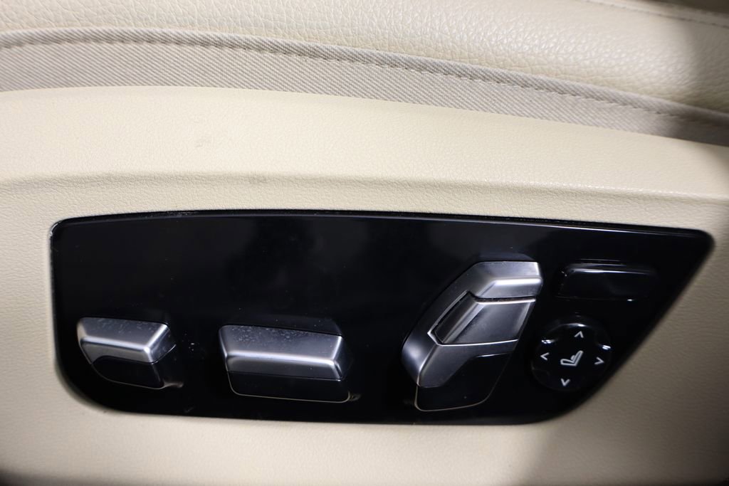 Used 2019 BMW M550i xDrive image 23