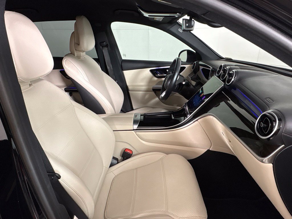 Used 2025 Mercedes-Benz GLC 300 image 19