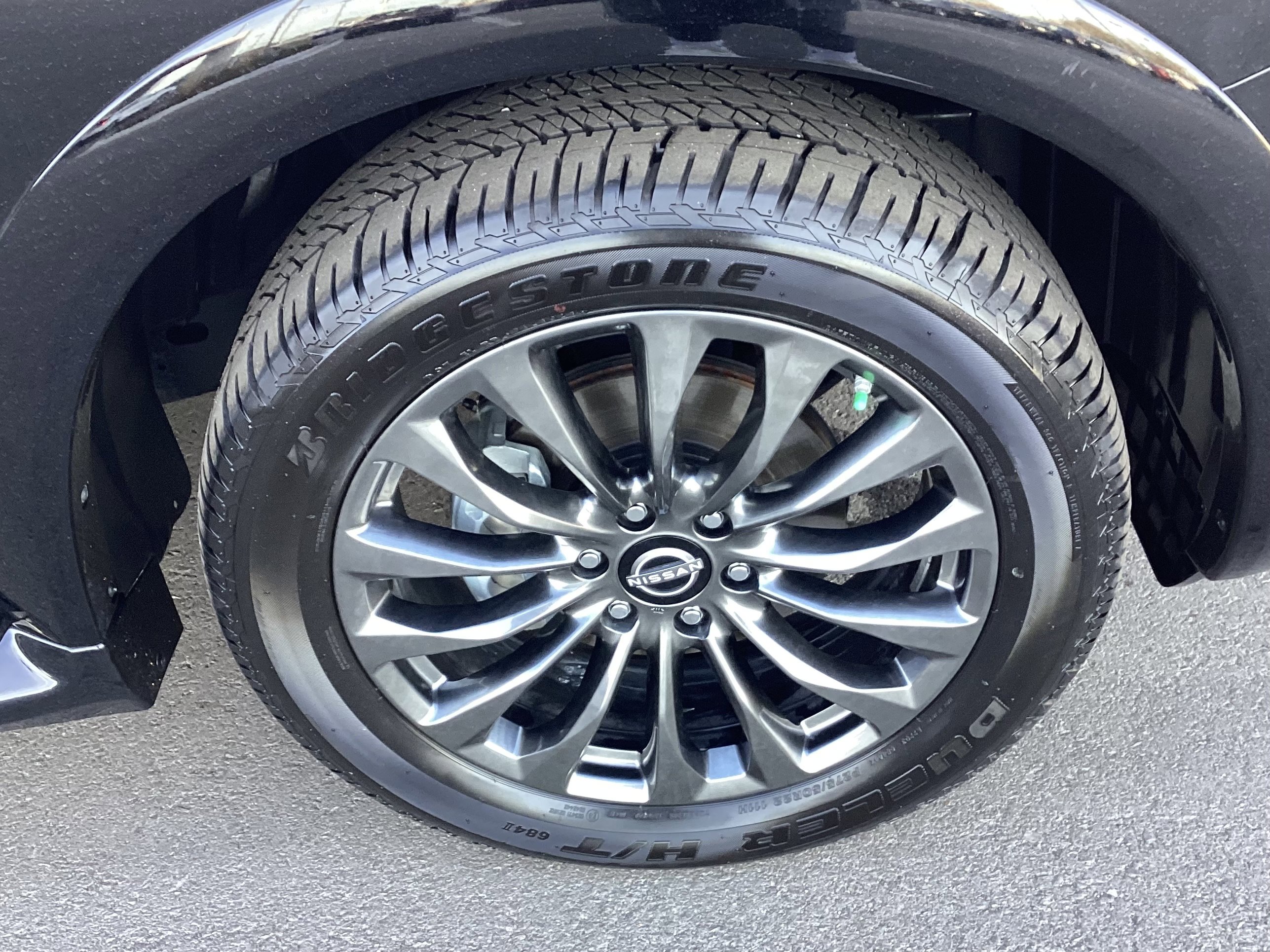 Used 2024 Nissan Armada Platinum w/ Captain's Chairs Package image 20