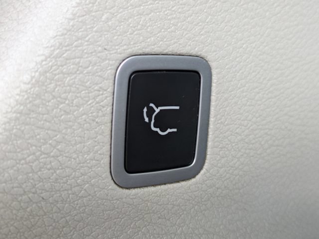 Used 2018 Chrysler Pacifica Limited w/ Advanced Safetytec Group FWD image 9