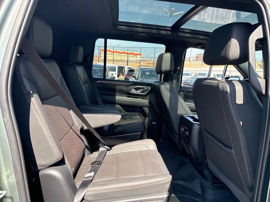 Used 2023 Chevrolet Suburban High Country AWD/4WD image 28
