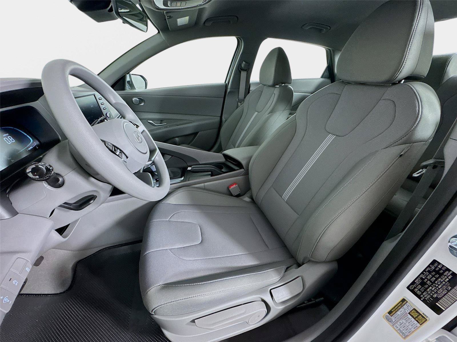 New 2026 Hyundai Elantra SE FWD image 11