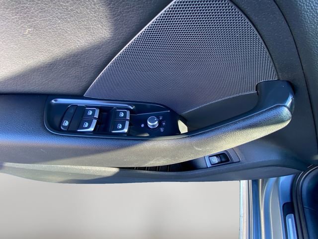 Used 2018 Audi A3 e-tron Premium w/ Sport Package image 17