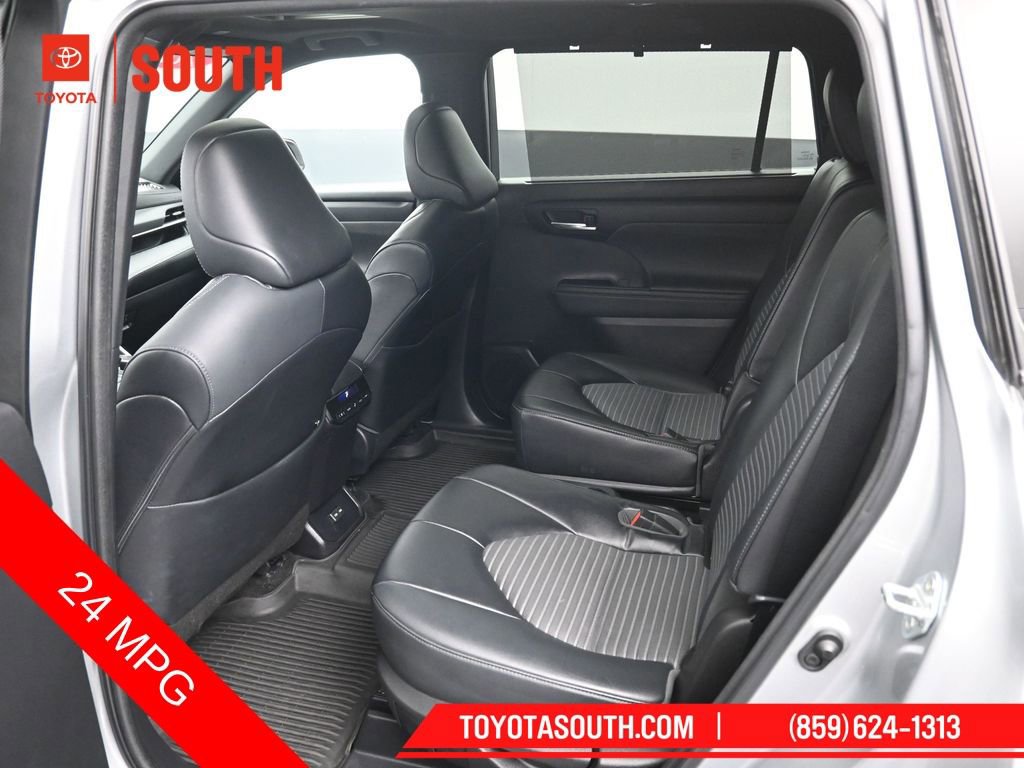 Used 2023 Toyota Highlander XSE image 10