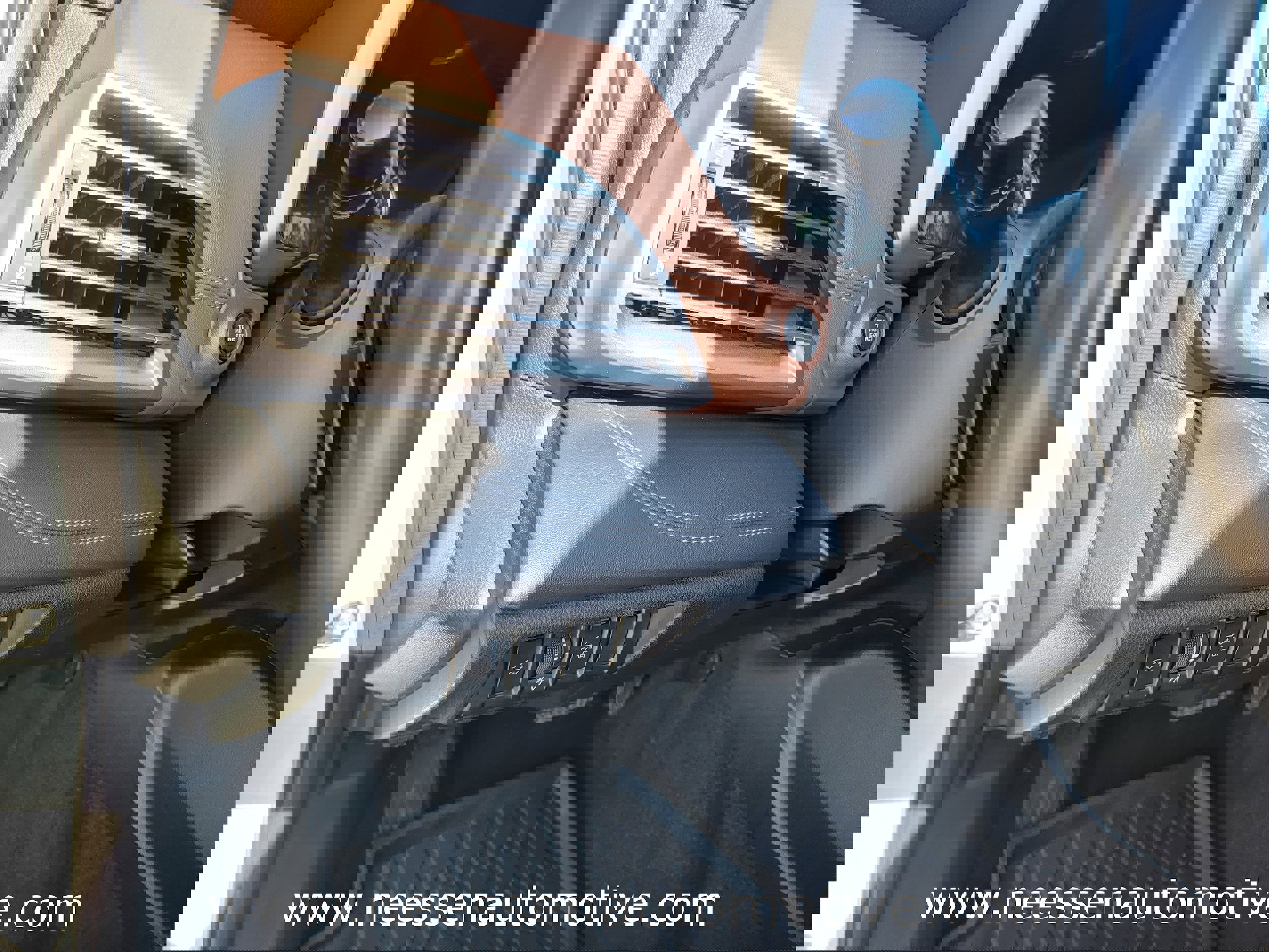 Used 2021 Subaru Outback Touring w/ Popular Package #2 image 19