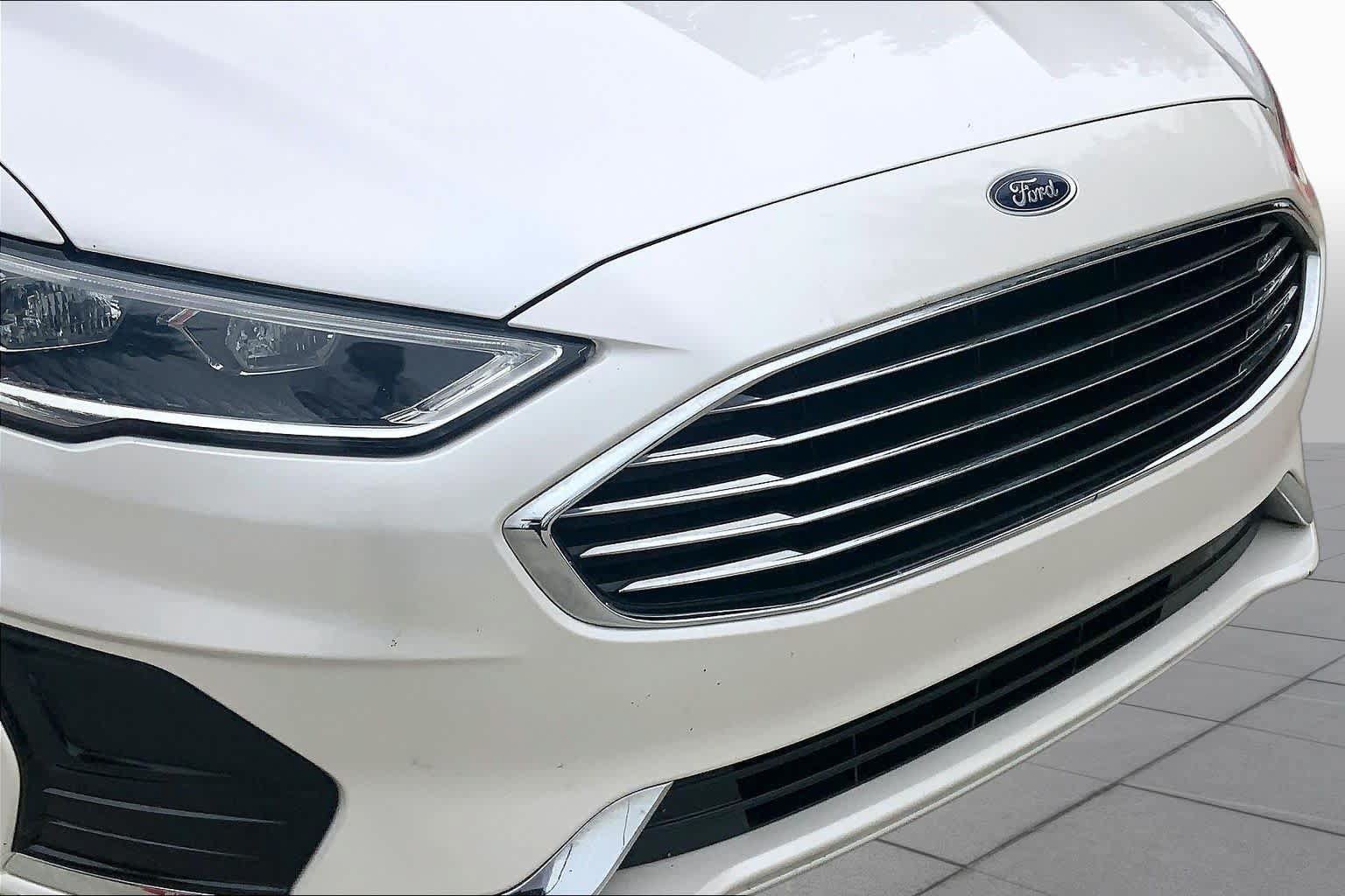 Used 2020 Ford Fusion SEL FWD image 32