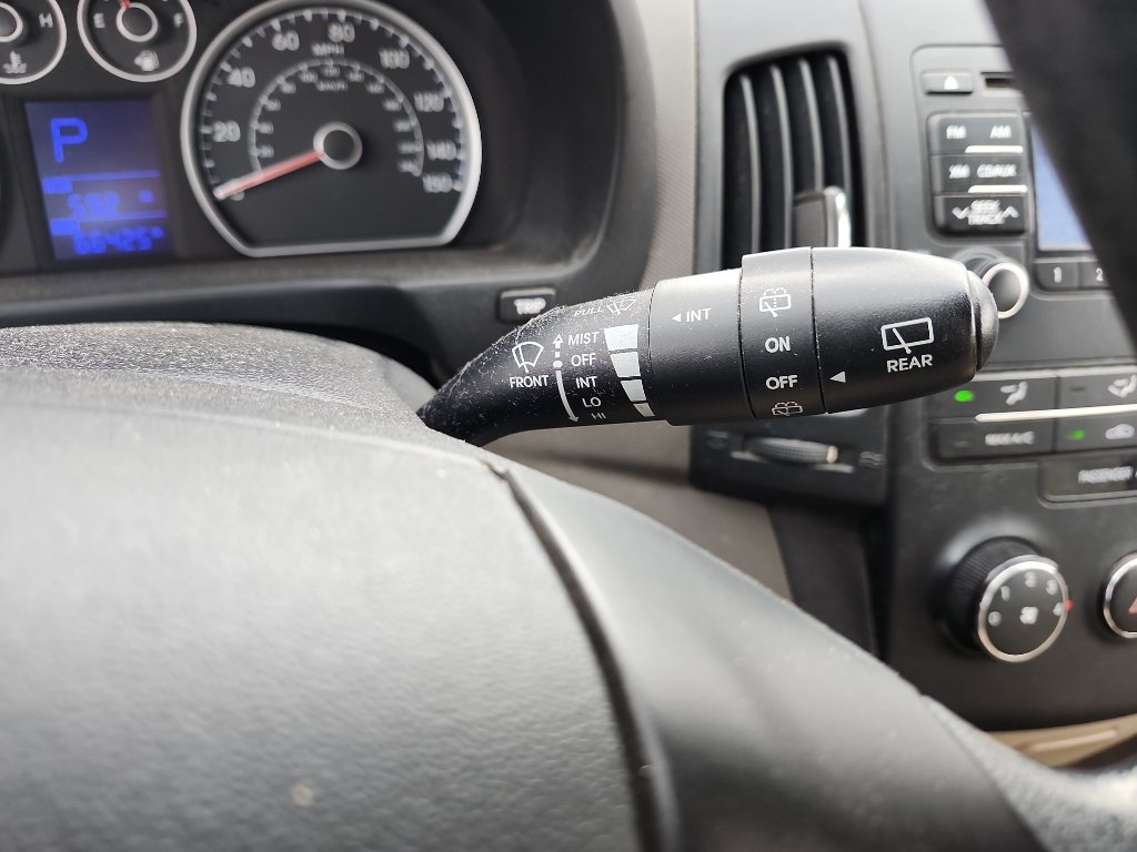 Used 2012 Hyundai Elantra GLS FWD image 30