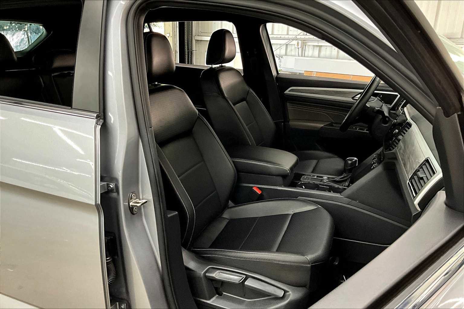 Used 2022 Volkswagen Atlas Cross Sport SE image 10