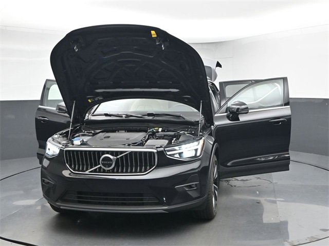 Used 2024 Volvo XC40 B5 Plus w/ Protection Package Premier image 53