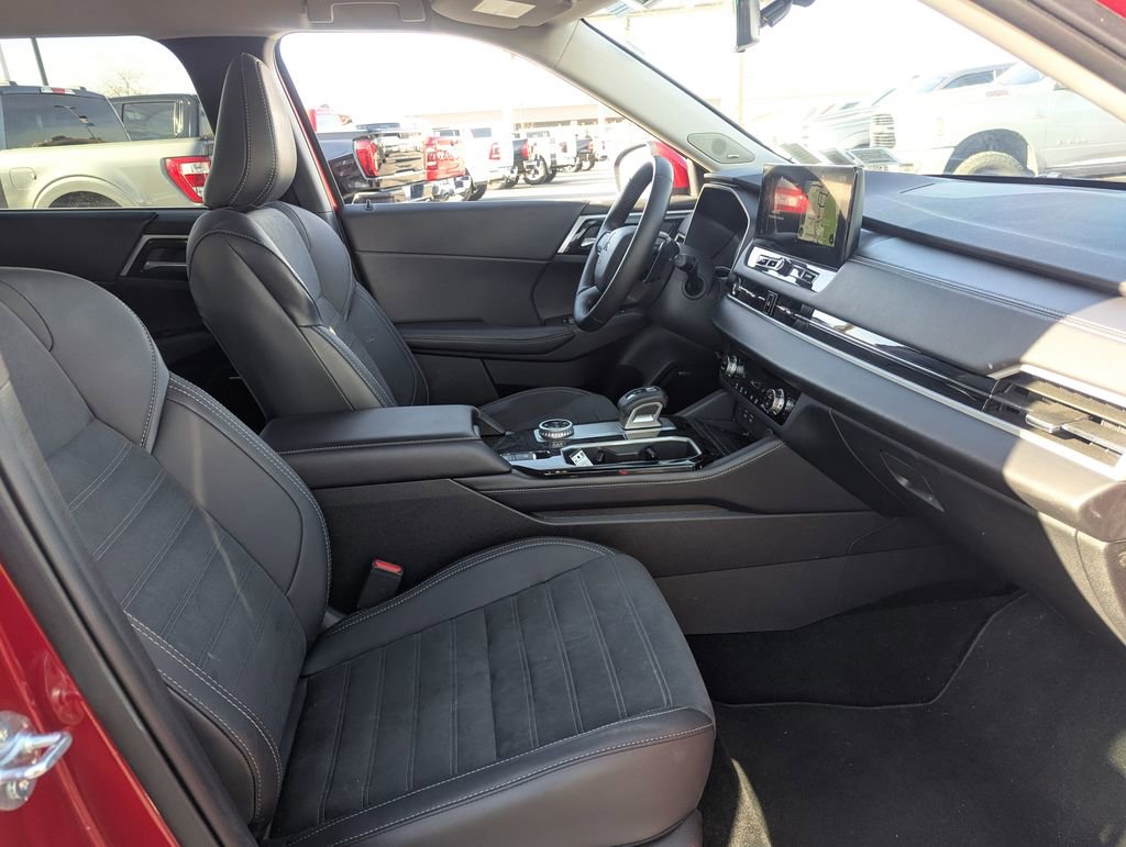 Used 2025 Mitsubishi Outlander SE AWD/4WD image 38