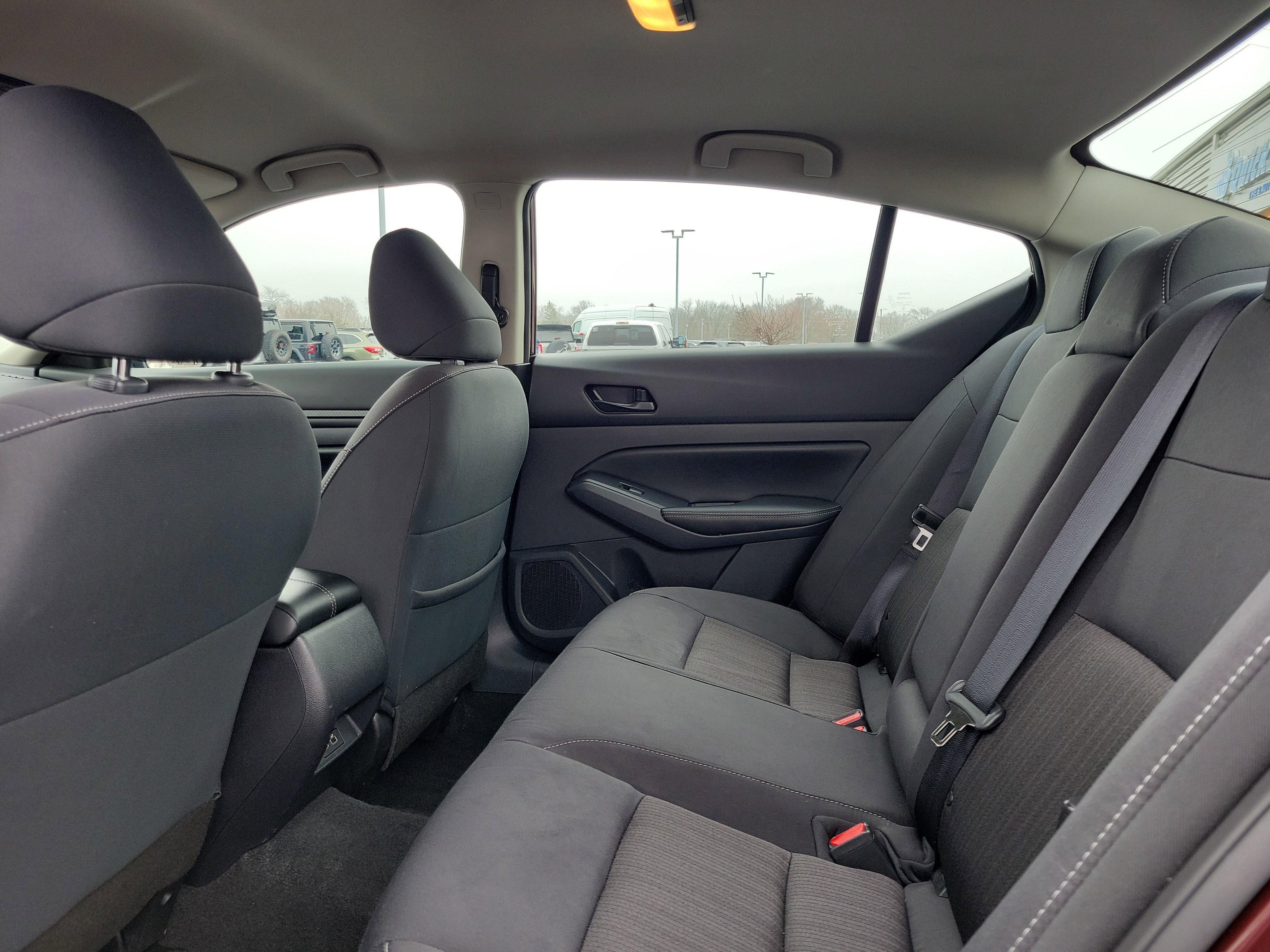 Used 2025 Nissan Altima 2.5 SV FWD image 11