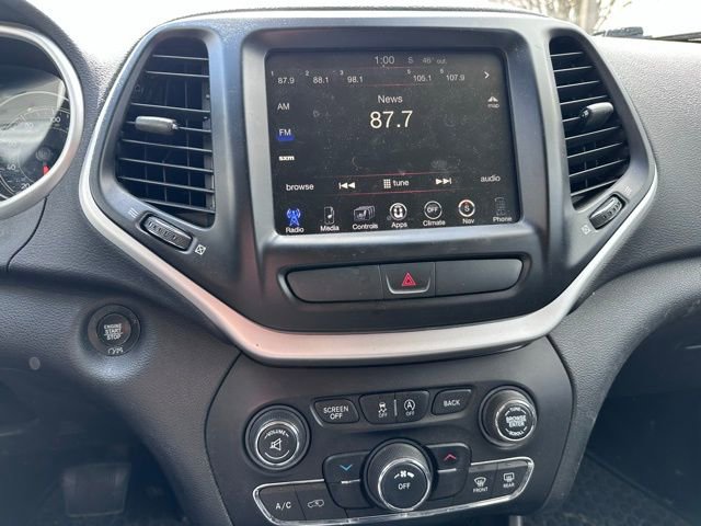 Used 2018 Jeep Cherokee Latitude Plus w/ Cold Weather Group image 14