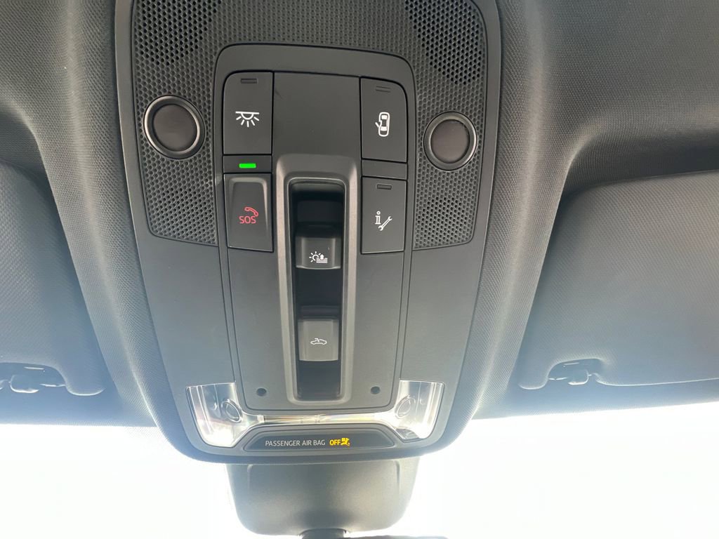 Used 2025 Audi Q3 2.0T Premium image 24