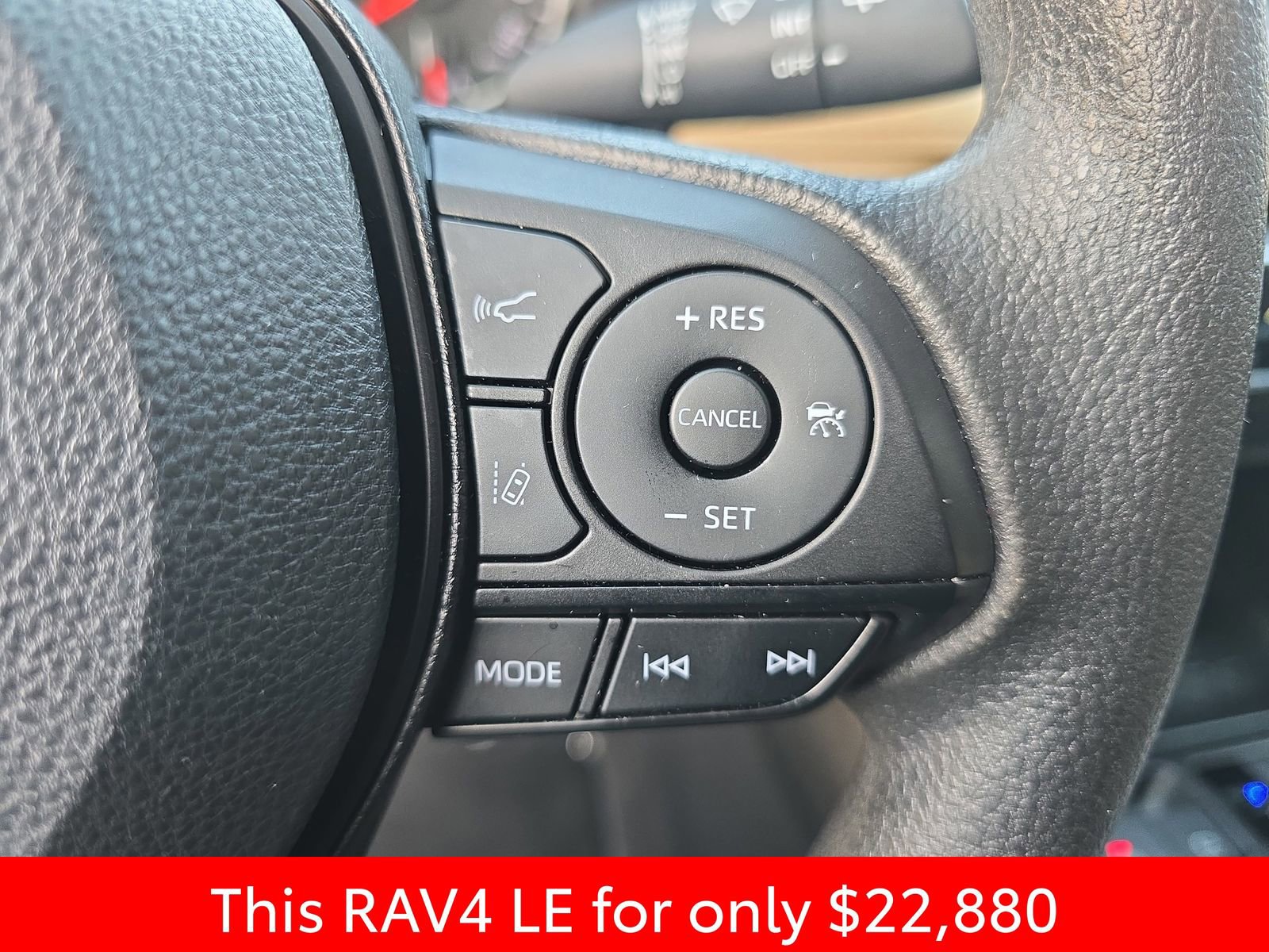 Used 2022 Toyota RAV4 LE image 22