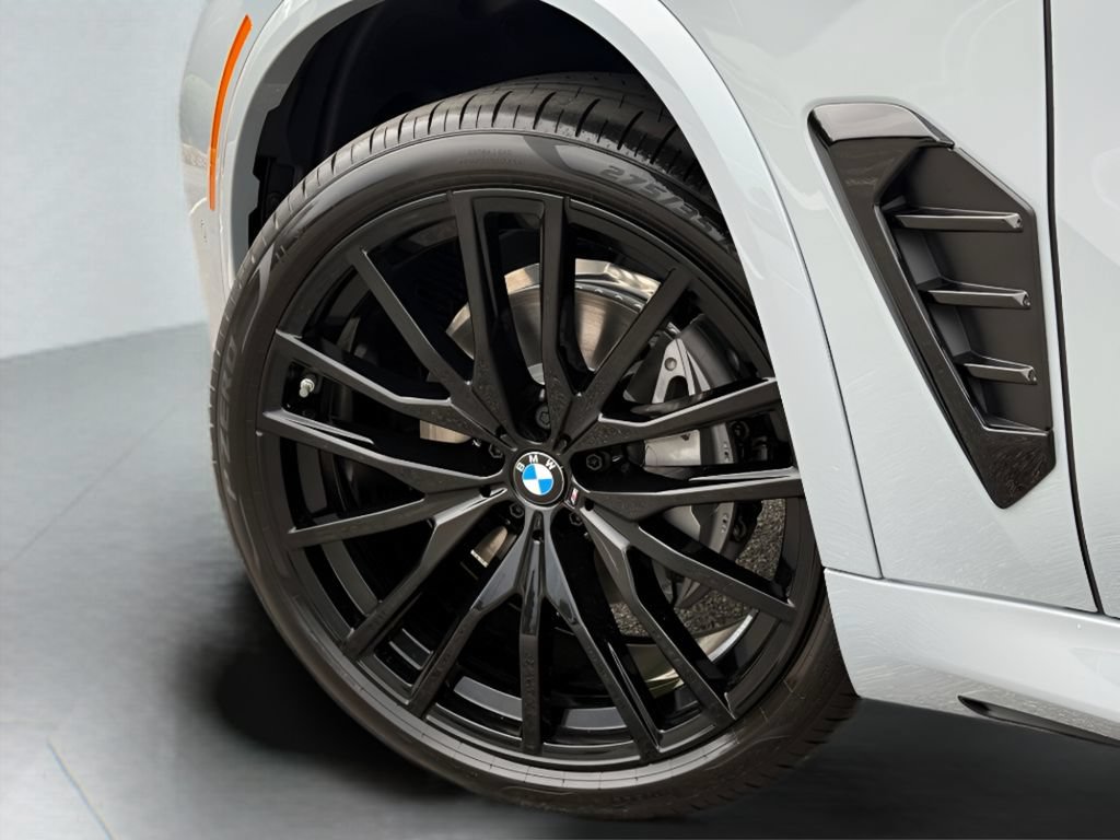 New 2026 BMW X5 xDrive40i w/ M Sport Package AWD/4WD image 9