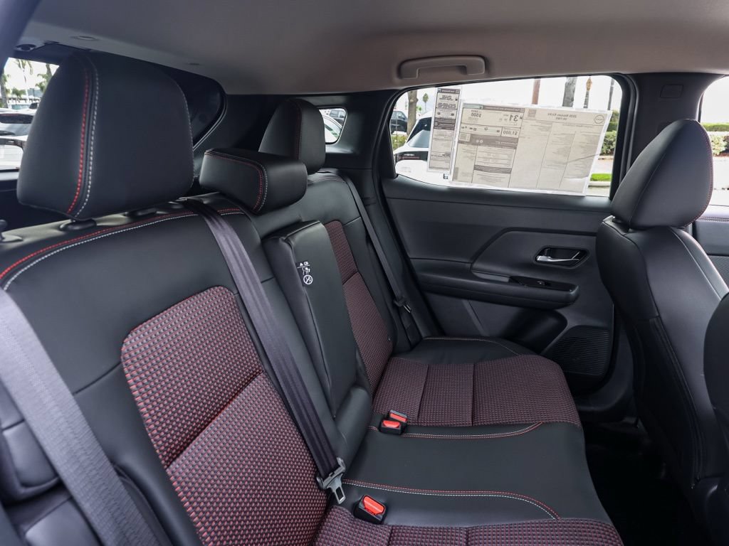 New 2026 Nissan Kicks SR FWD image 18