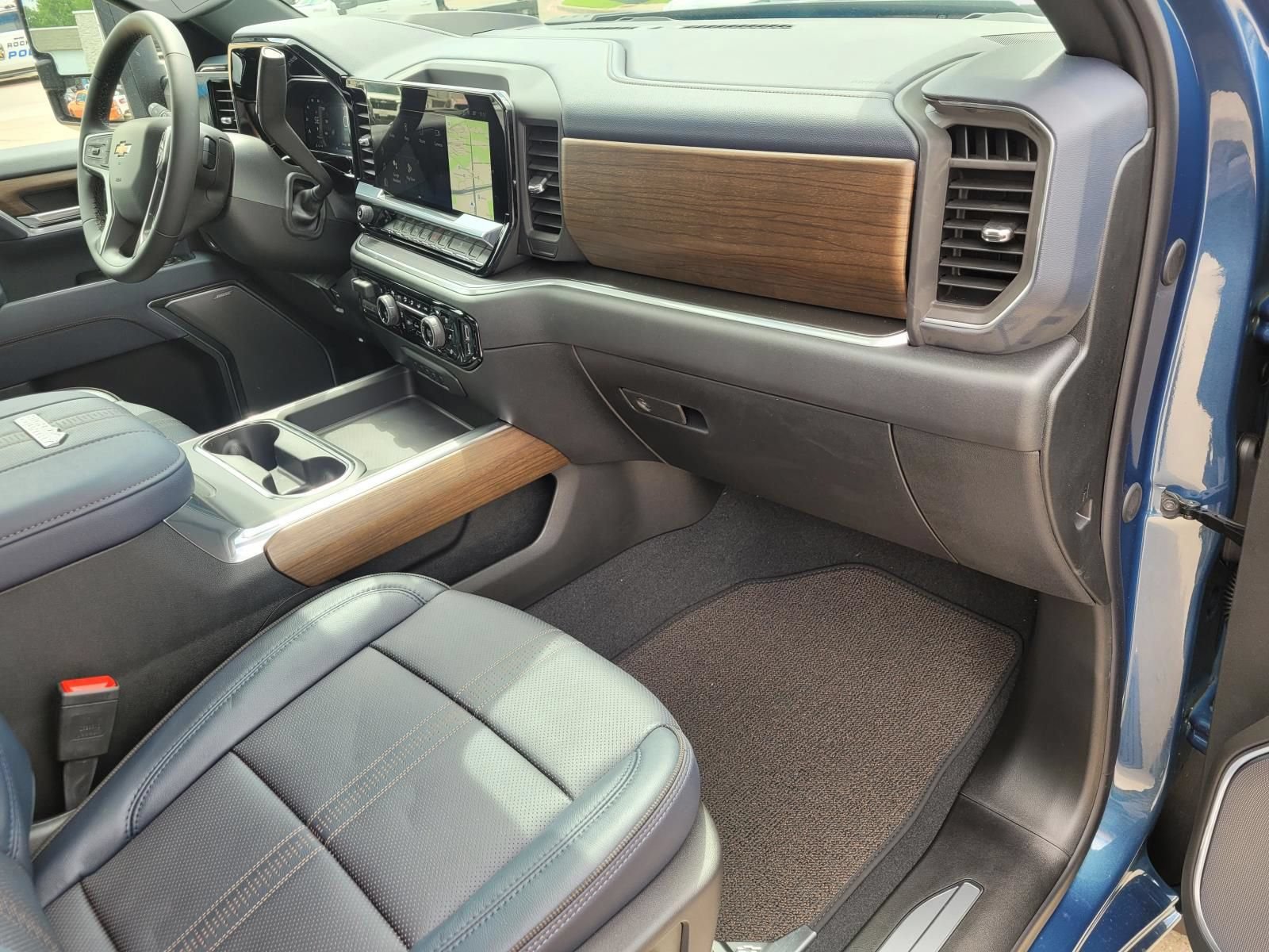 New 2026 Chevrolet Silverado 2500 High Country w/ High Country Premium Package AWD/4WD image 8