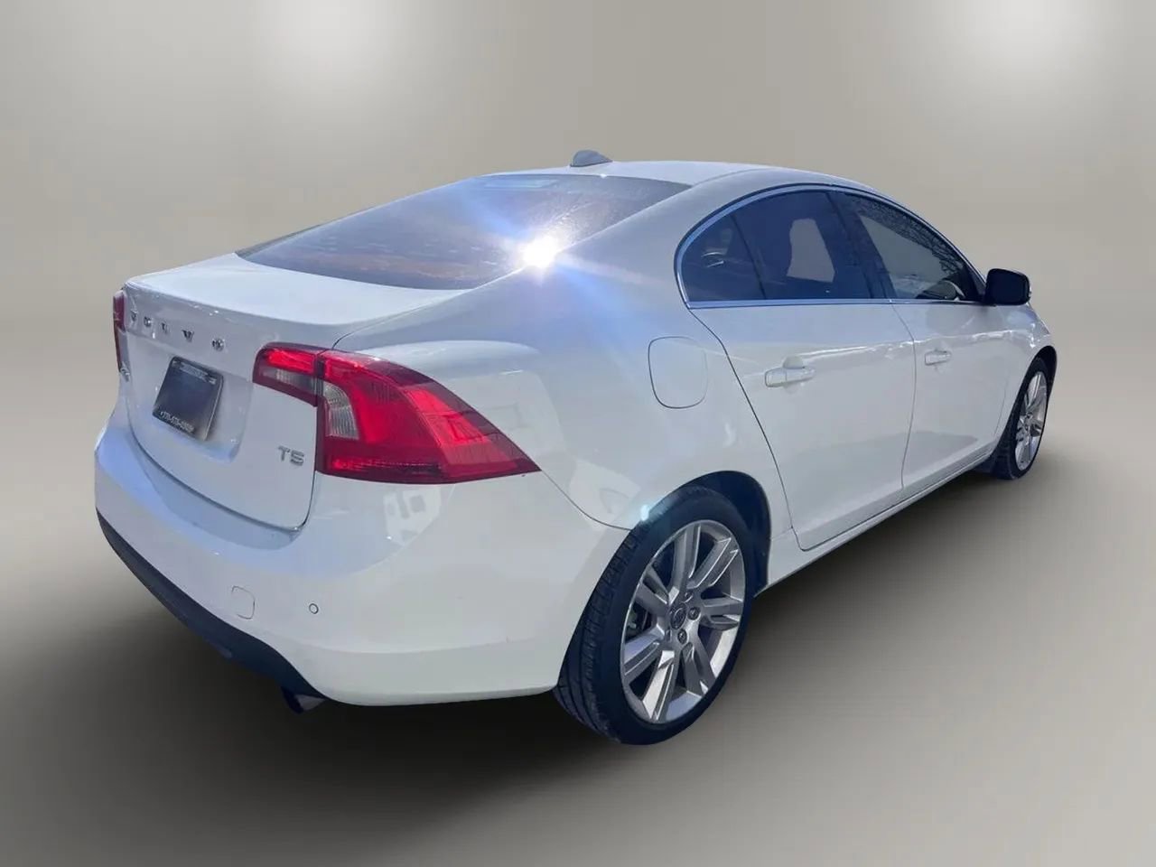 Used 2012 Volvo S60 T5 w/ Technology Pkg FWD image 6