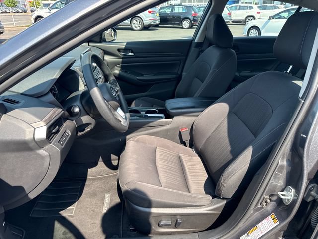 Used 2024 Nissan Altima 2.5 SV FWD image 15