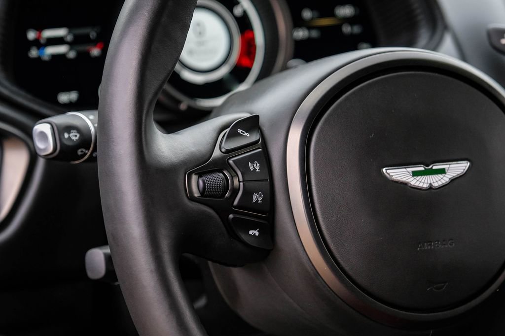Used 2020 Aston Martin DB11 Coupe RWD image 14
