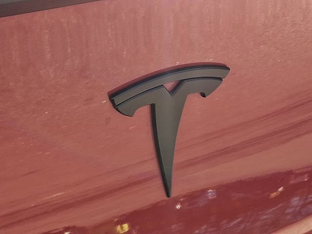Used 2022 Tesla Model Y Long Range image 35