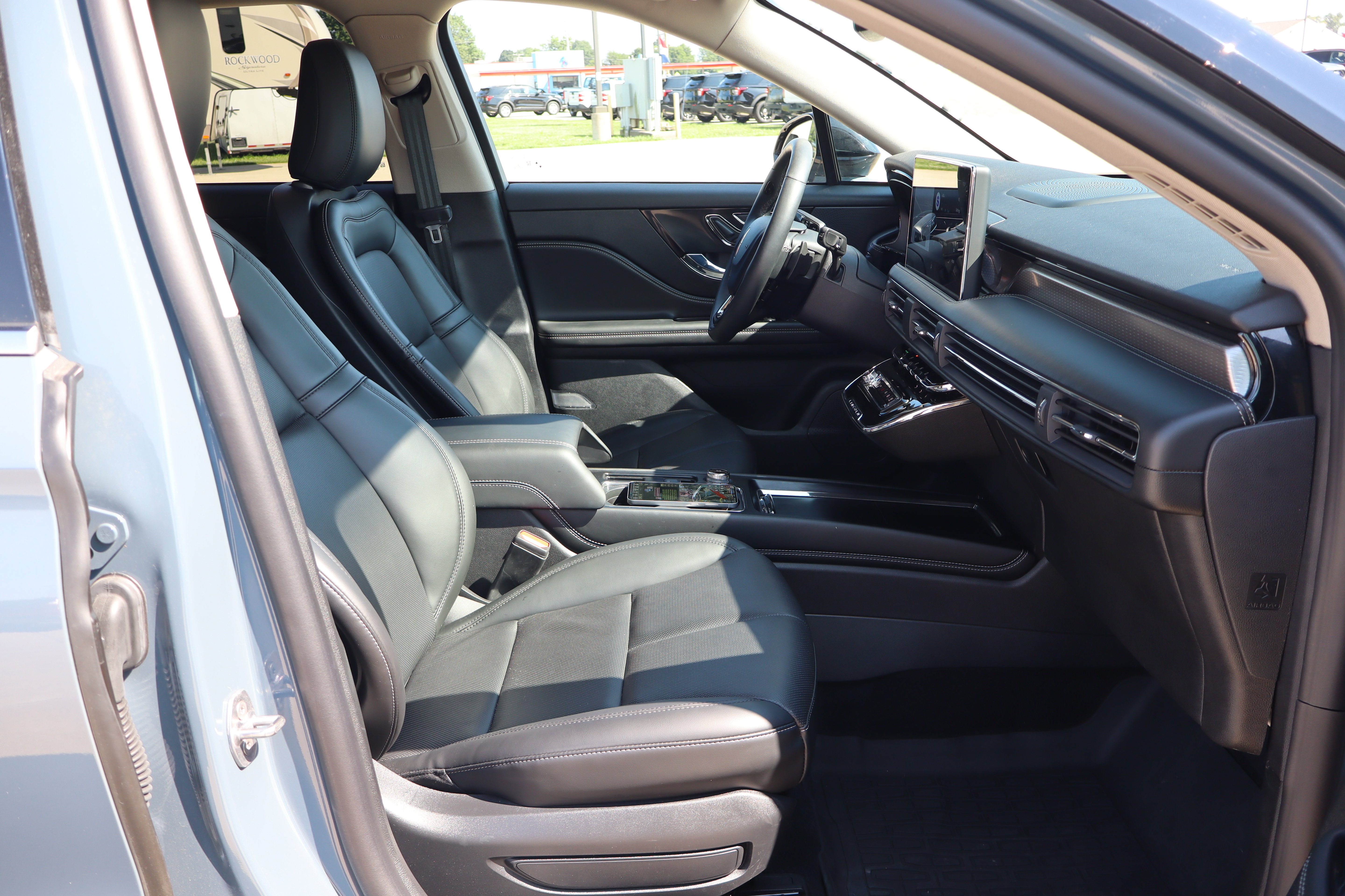 Used 2025 Lincoln Corsair Reserve AWD/4WD image 12