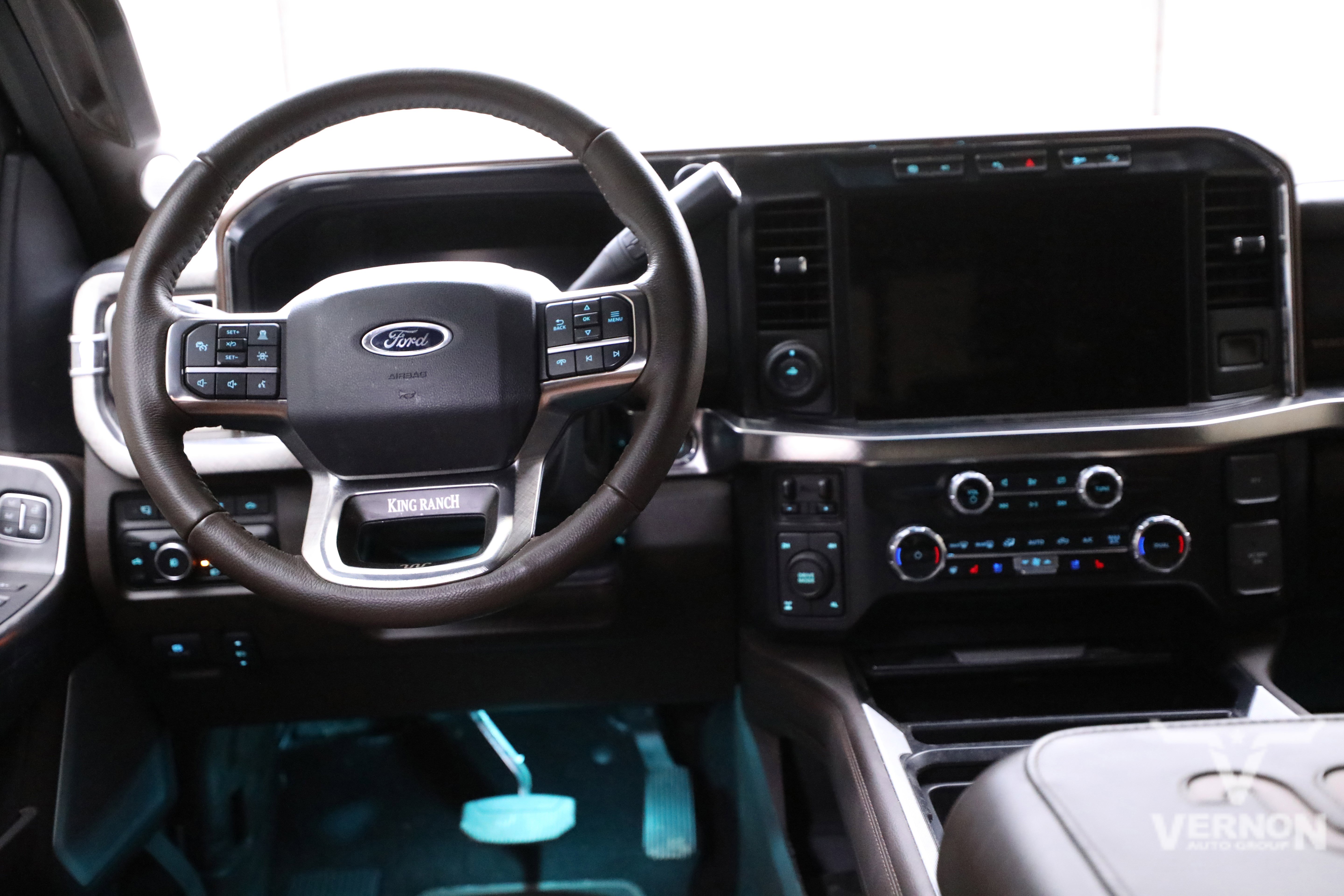 Used 2024 Ford F250 King Ranch w/ FX4 Off-Road Package image 8