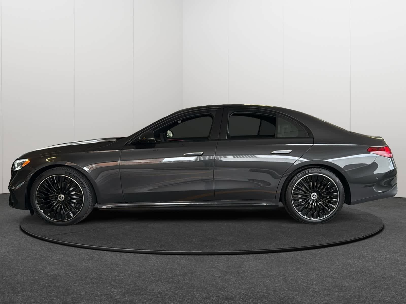 New 2026 Mercedes-Benz E 350 4MATIC Sedan image 3