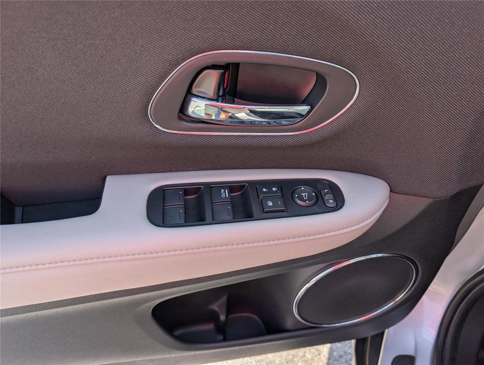 Used 2020 Honda HR-V EX image 18