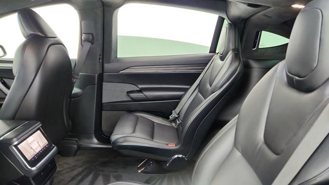 Used 2022 Tesla Model X image 31