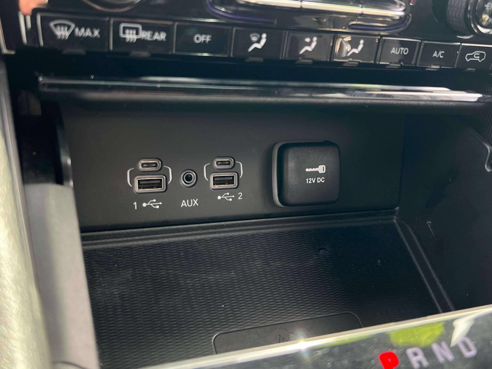 Used 2023 Jeep Grand Cherokee L Altitude AWD/4WD image 16
