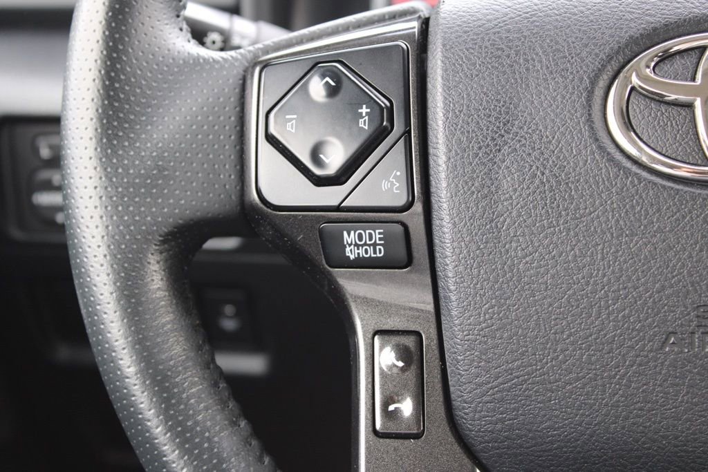 Used 2022 Toyota 4Runner TRD Off-Road Premium w/ Moonroof Package AWD/4WD image 31