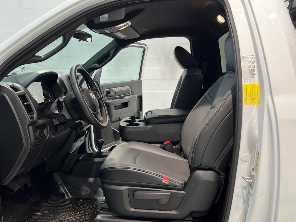 New 2024 RAM 3500 Tradesman image 36