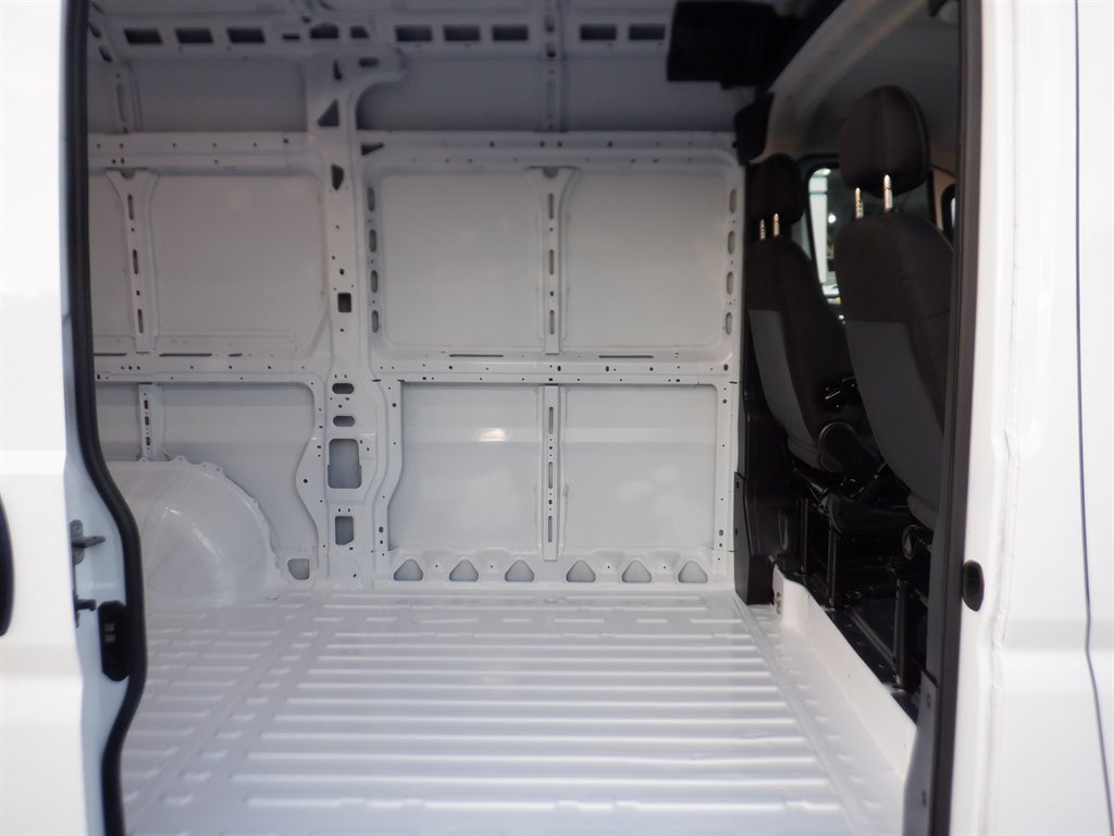 Used 2024 RAM ProMaster 2500 w/ Convenience Group image 8