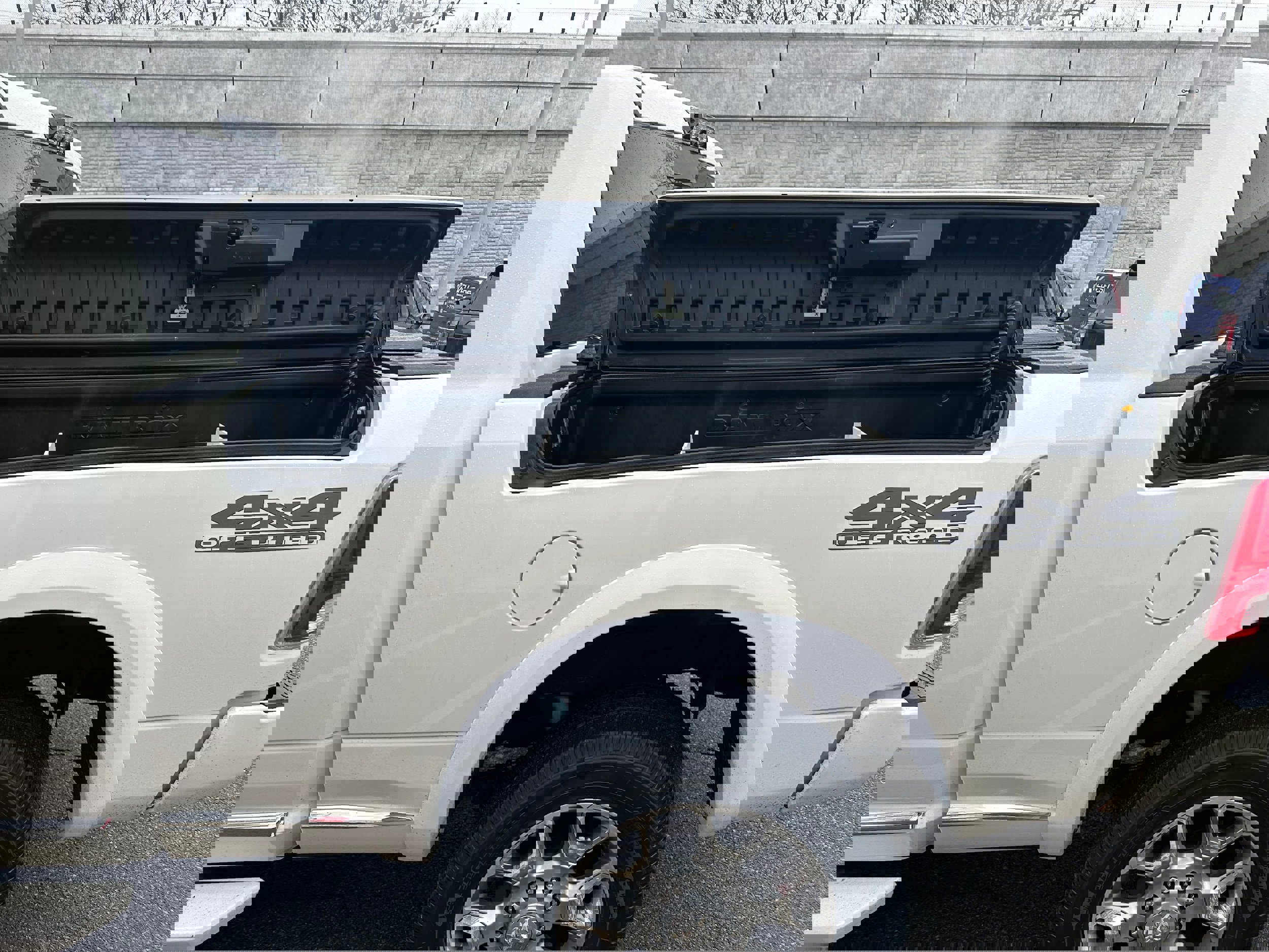 Used 2018 RAM 2500 Limited image 9