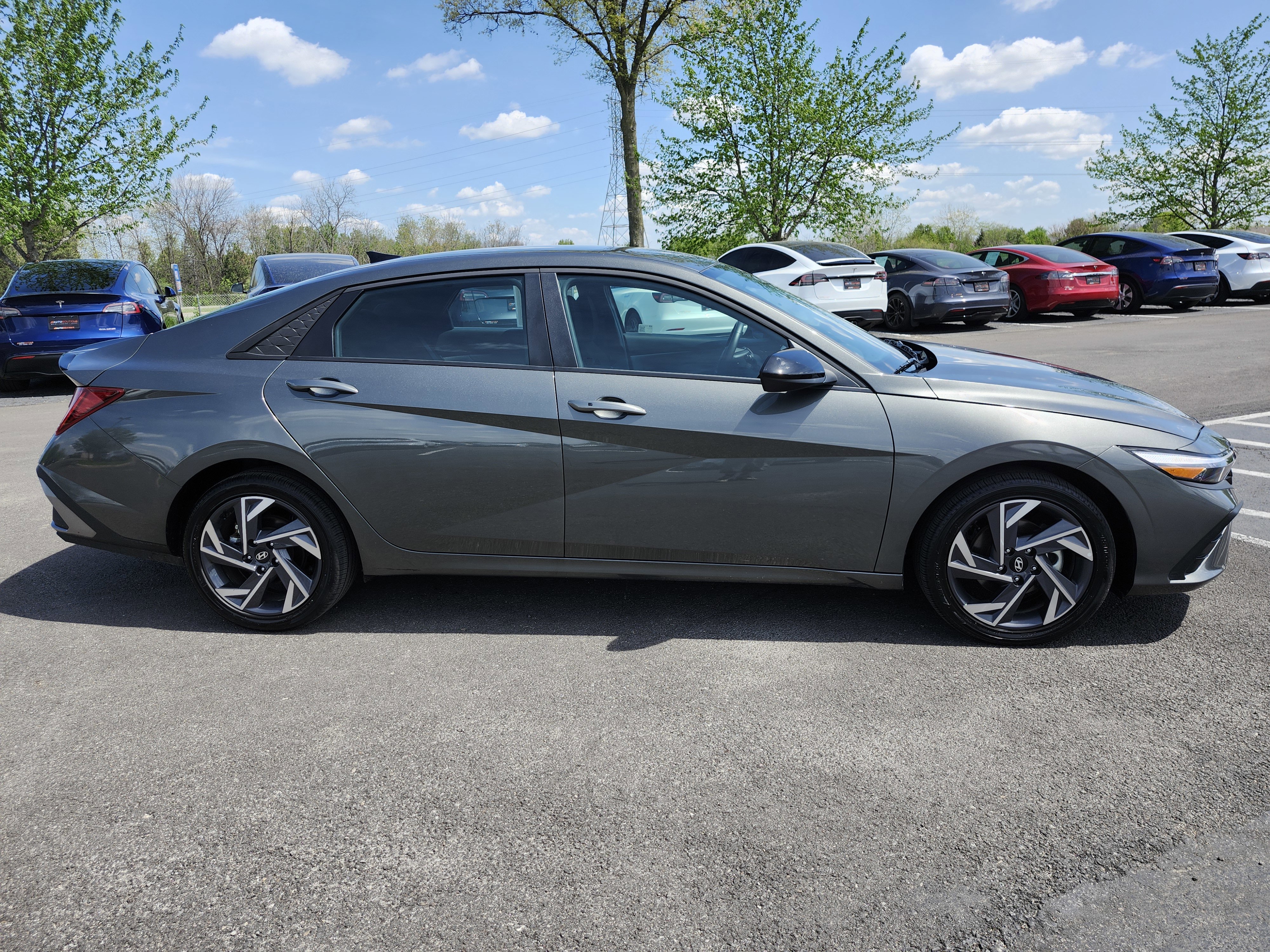 Used 2025 Hyundai Elantra SEL FWD image 17