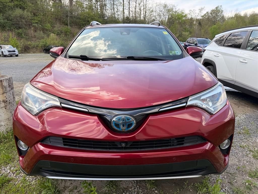 Used 2018 Toyota RAV4 Limited w/ Advanced Technology Package image 8