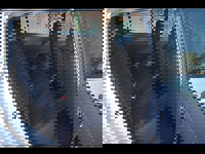 Used 2016 Nissan Leaf SV image 25