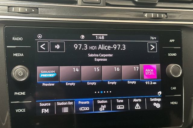 Certified 2022 Volkswagen Tiguan SE image 24