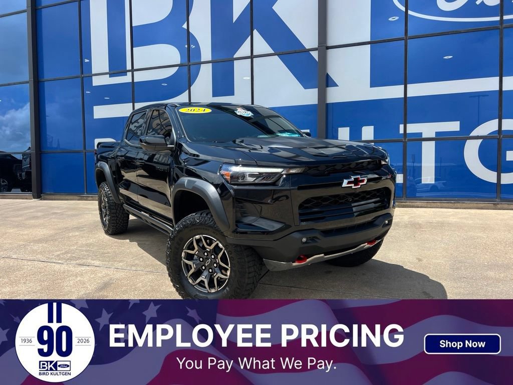 Used 2024 Chevrolet Colorado ZR2 w/ Technology Package AWD/4WD image 1