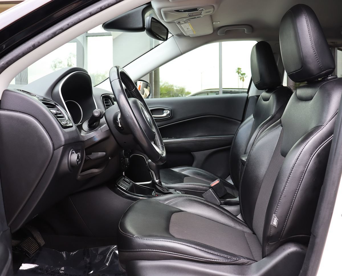 Used 2019 Jeep Compass Latitude FWD image 38