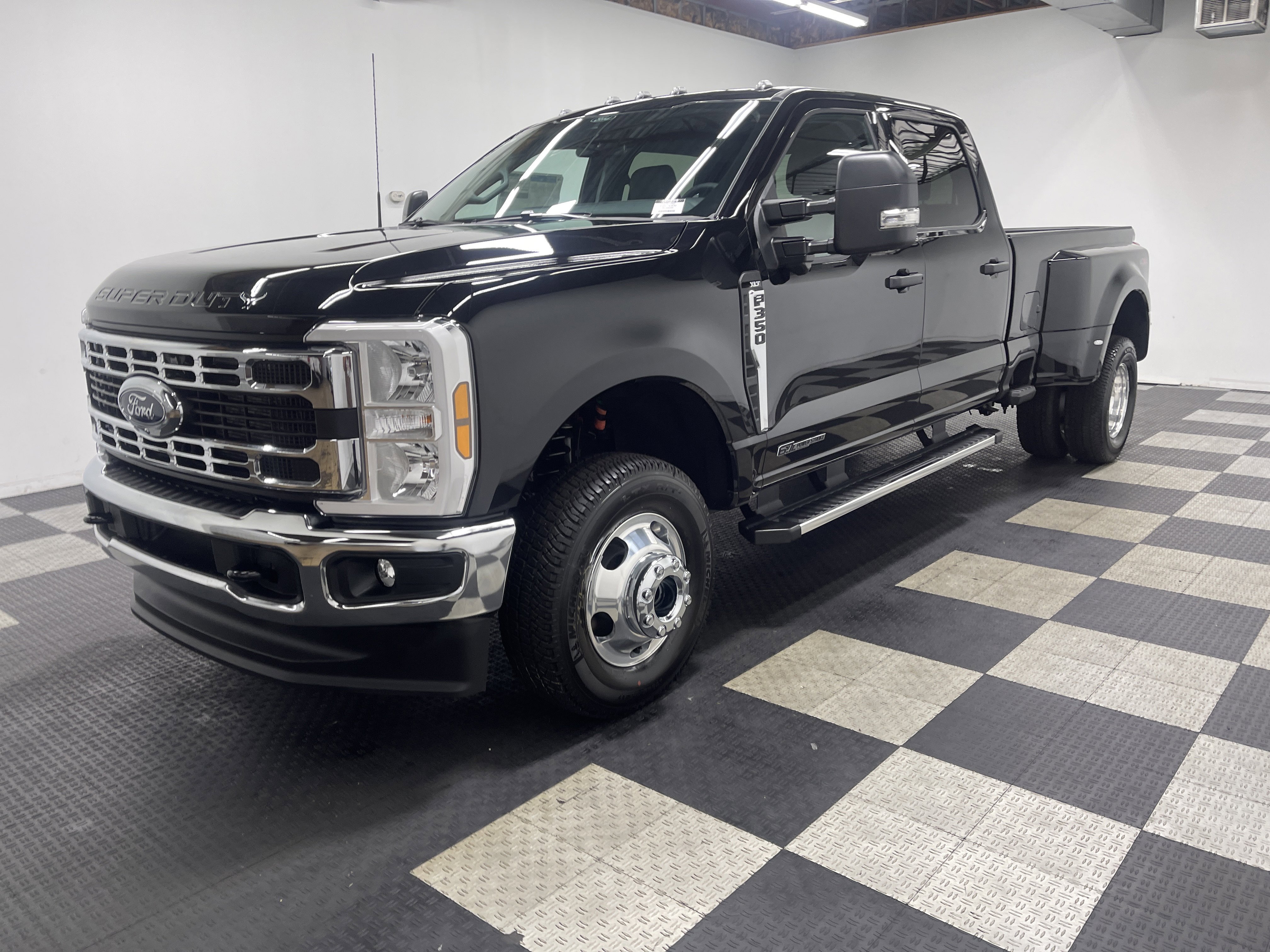 New 2026 Ford F350 XLT w/ 360-Degree Camera Package image 1