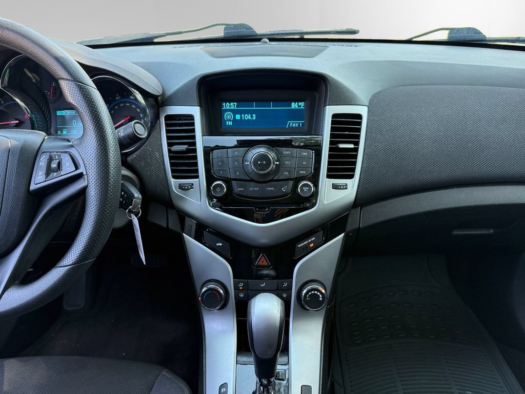 Used 2015 Chevrolet Cruze LT w/ Sun And Sound Package FWD image 11