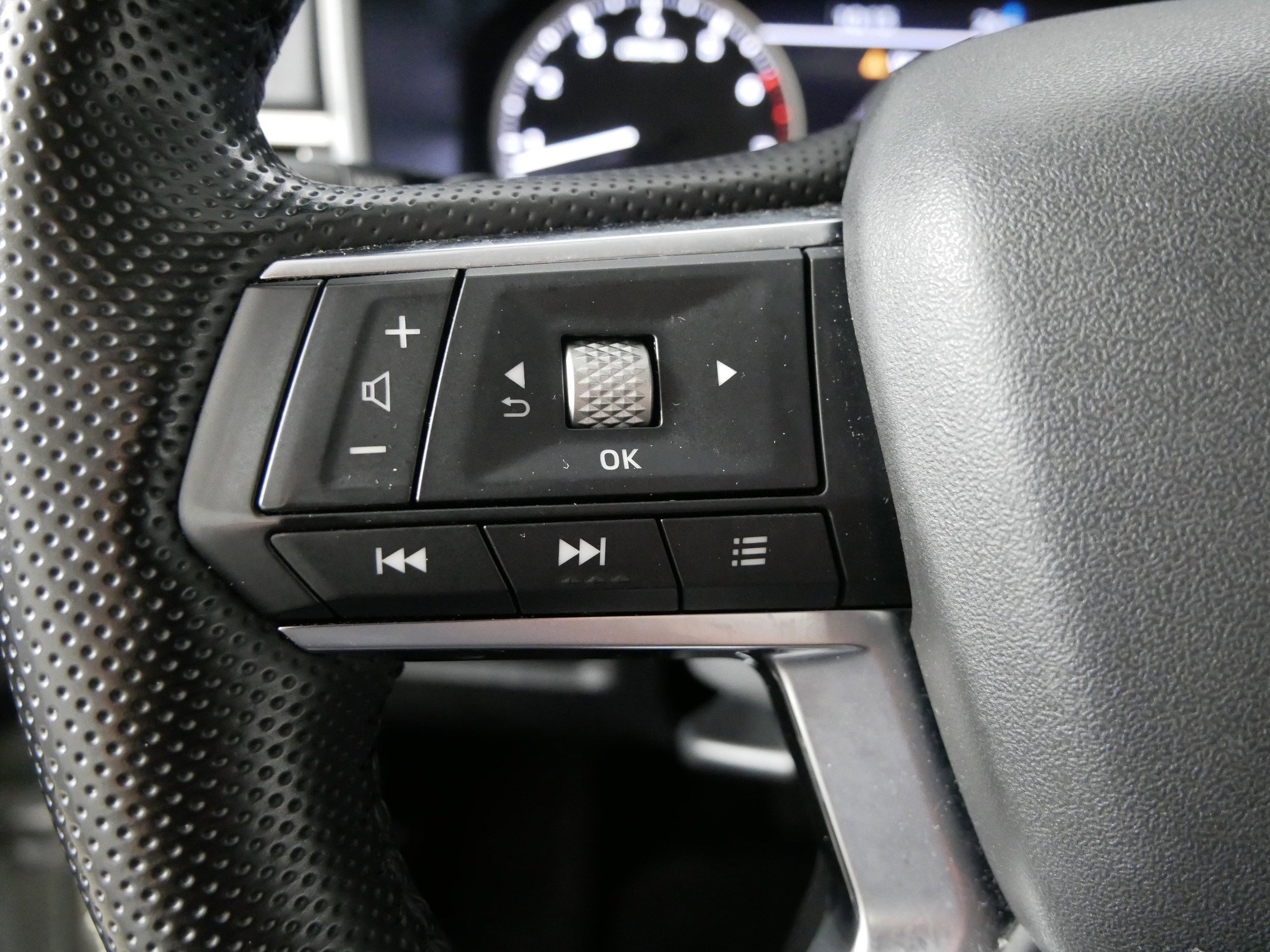 Used 2024 Mitsubishi Outlander SE image 27