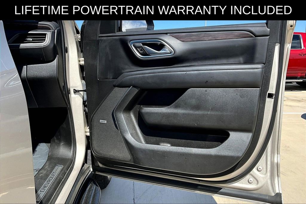 Used 2023 Chevrolet Suburban LT AWD/4WD image 25