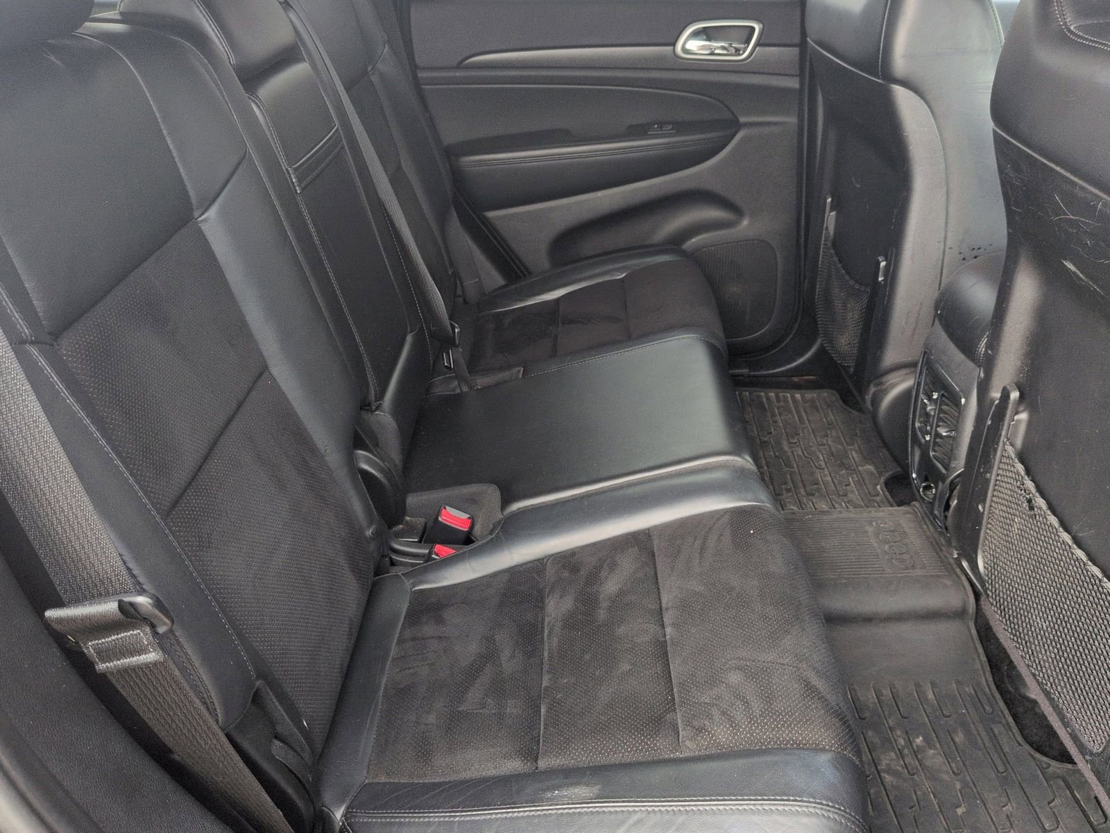 Used 2015 Jeep Grand Cherokee Altitude image 27