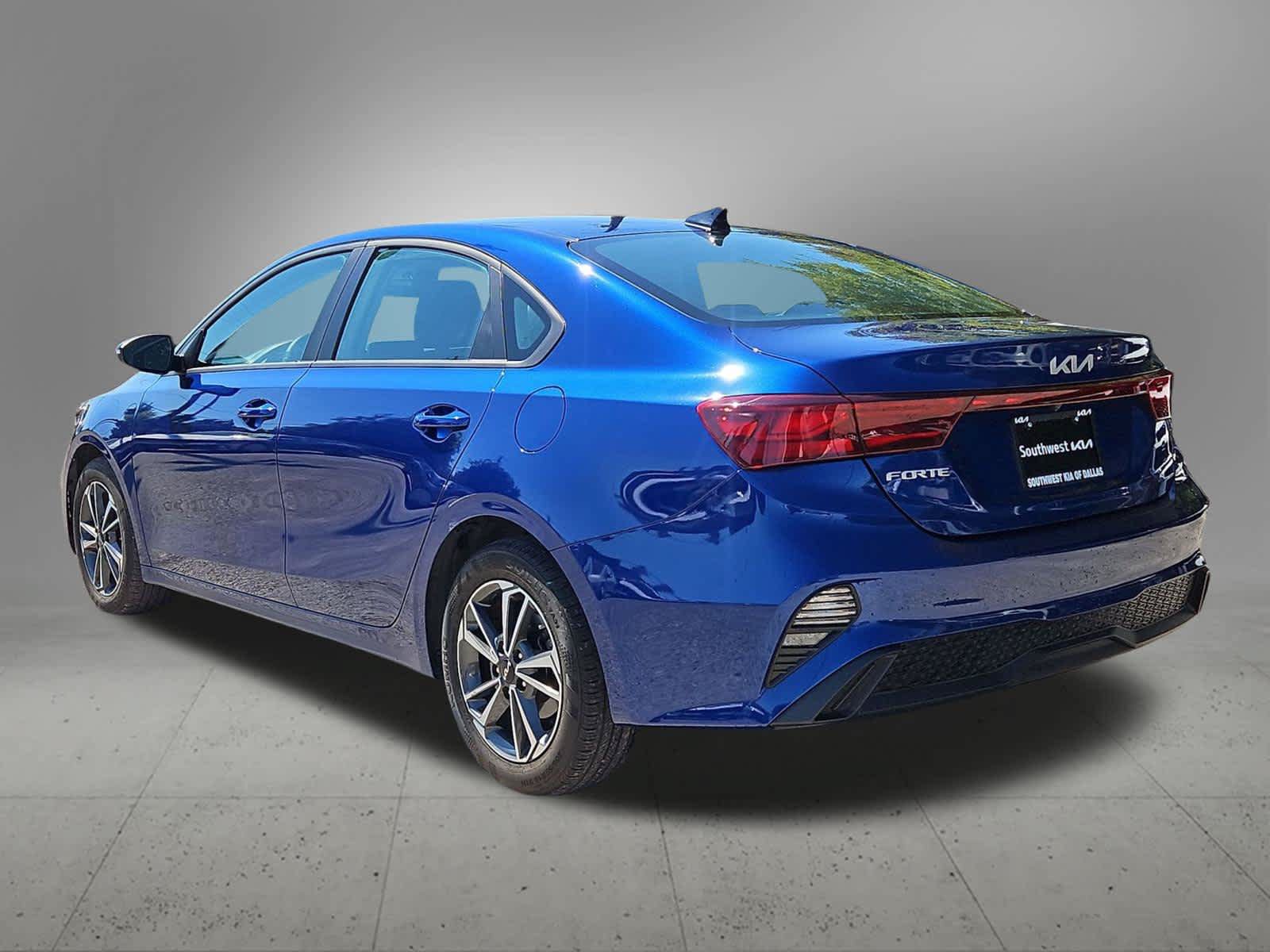Used 2023 Kia Forte LXS w/ LXS Technology Package FWD image 4